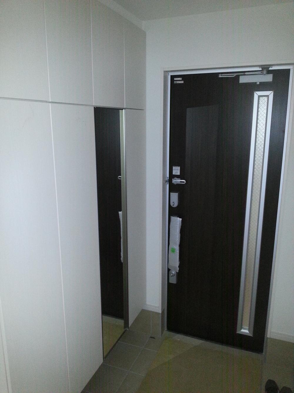 Entrance. Local (11 May 2013) Shooting