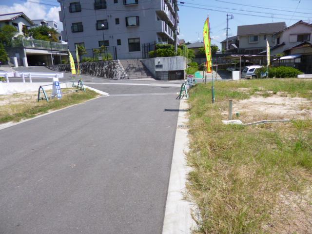 Local photos, including front road. Local (August 2013) Shooting