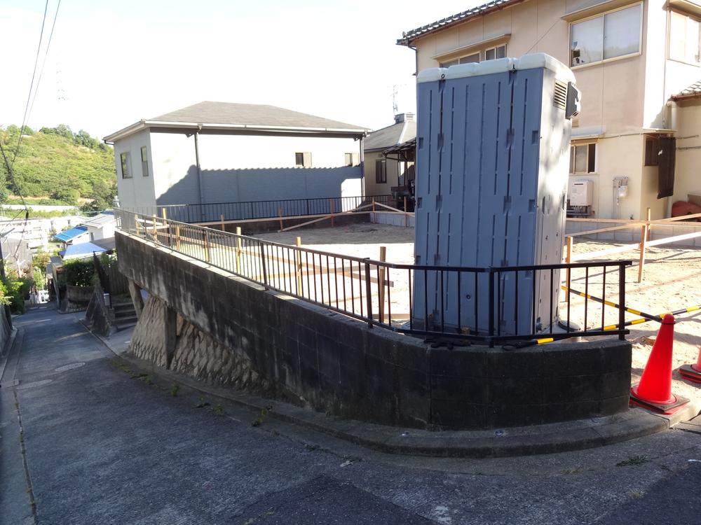 Local photos, including front road. Local (10 May 2013) Shooting