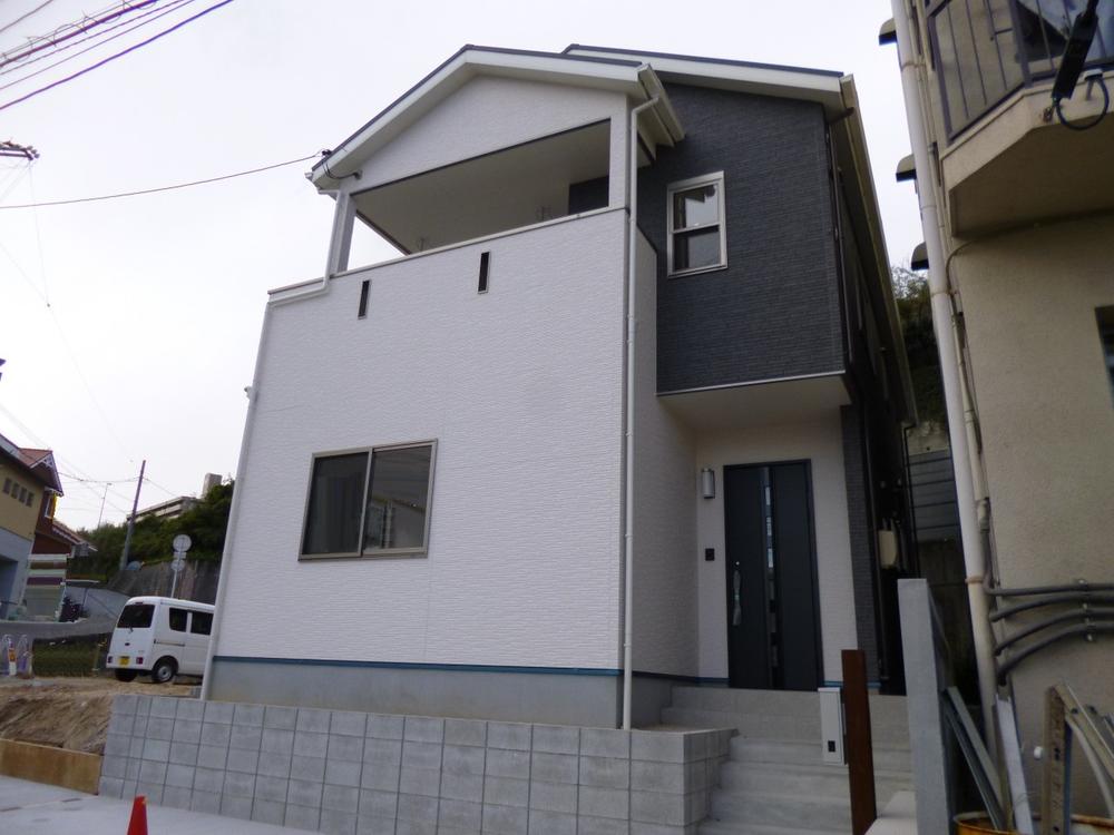 Local appearance photo. Local (12 May 2013) Shooting