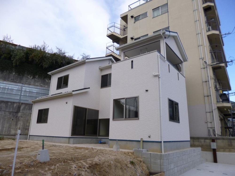 Local appearance photo. Local (12 May 2013) Shooting