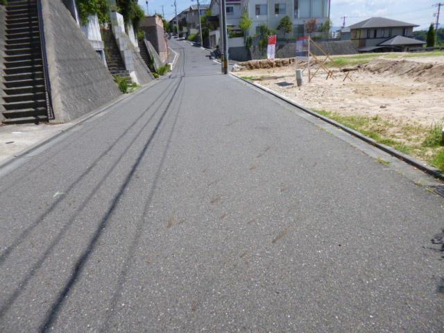 Local photos, including front road. Local (August 2013) Shooting