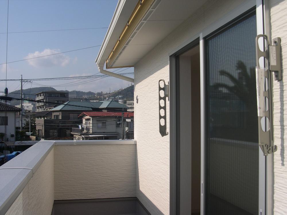 Balcony. Bedding and bath towels also firmly Hoseru south-facing veranda.