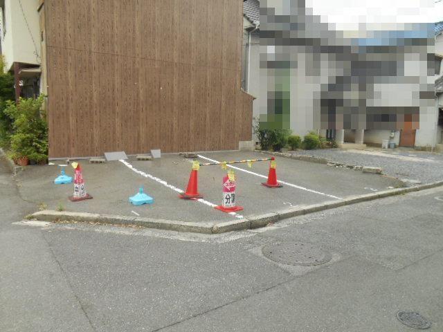 Local photos, including front road. Local (June 2013) Shooting