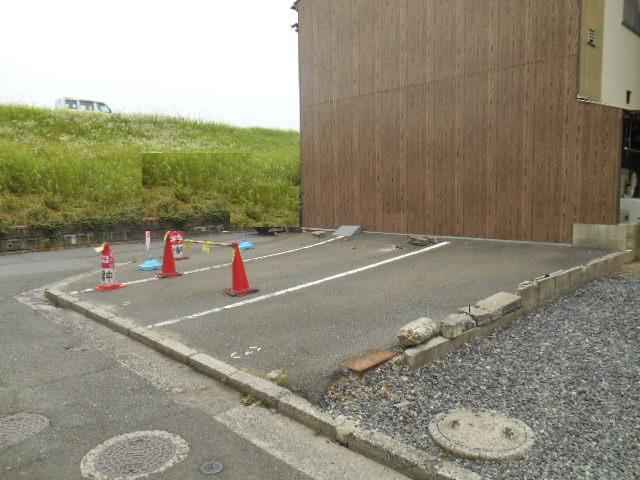 Local photos, including front road. Local (June 2013) Shooting