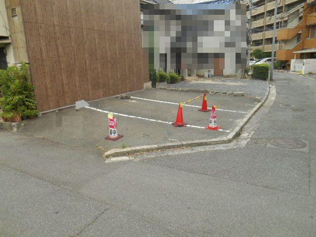 Local photos, including front road. Local (June 2013) Shooting