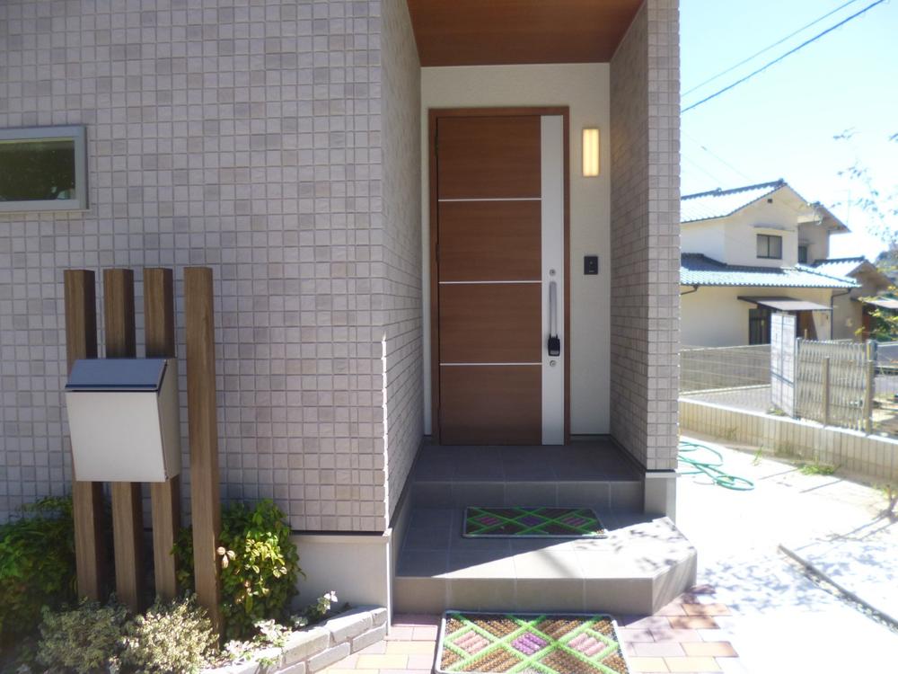 Entrance. Local (September 2013) Shooting