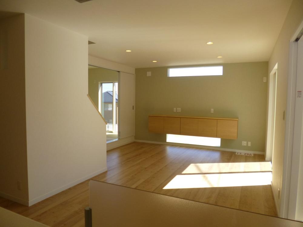 Living. (September 2013) Shooting