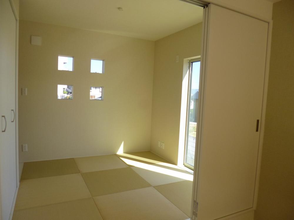 Non-living room. (September 2013) Shooting