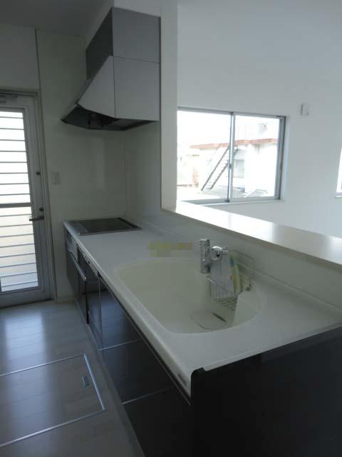 Same specifications photo (kitchen)