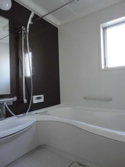 Same specifications photo (bathroom)