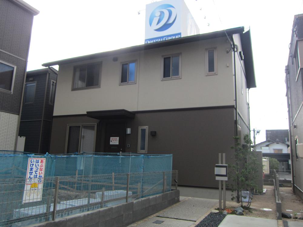 Local appearance photo. Local (11 May 2013) Shooting