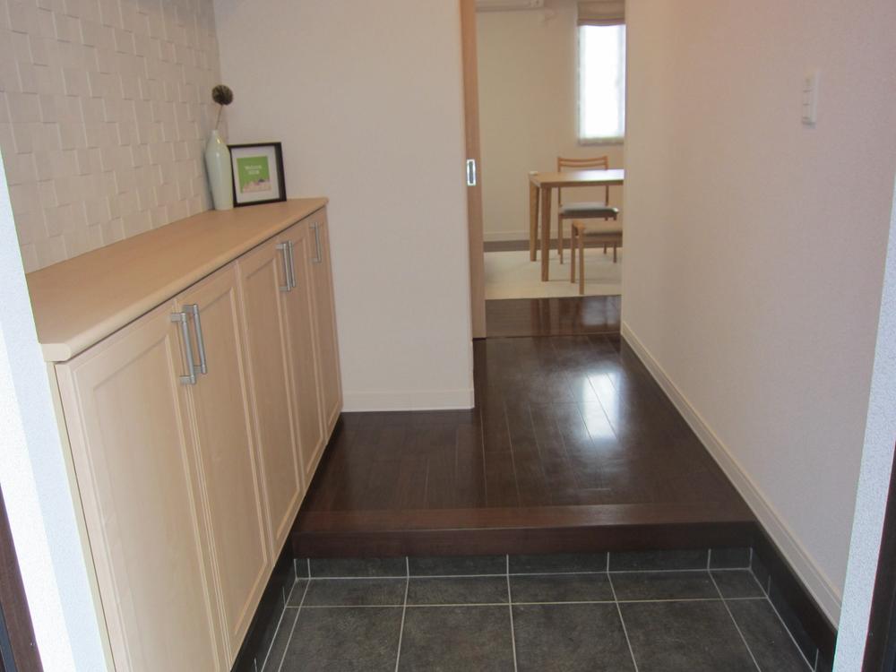 Entrance. Entrance (November 2013) Shooting