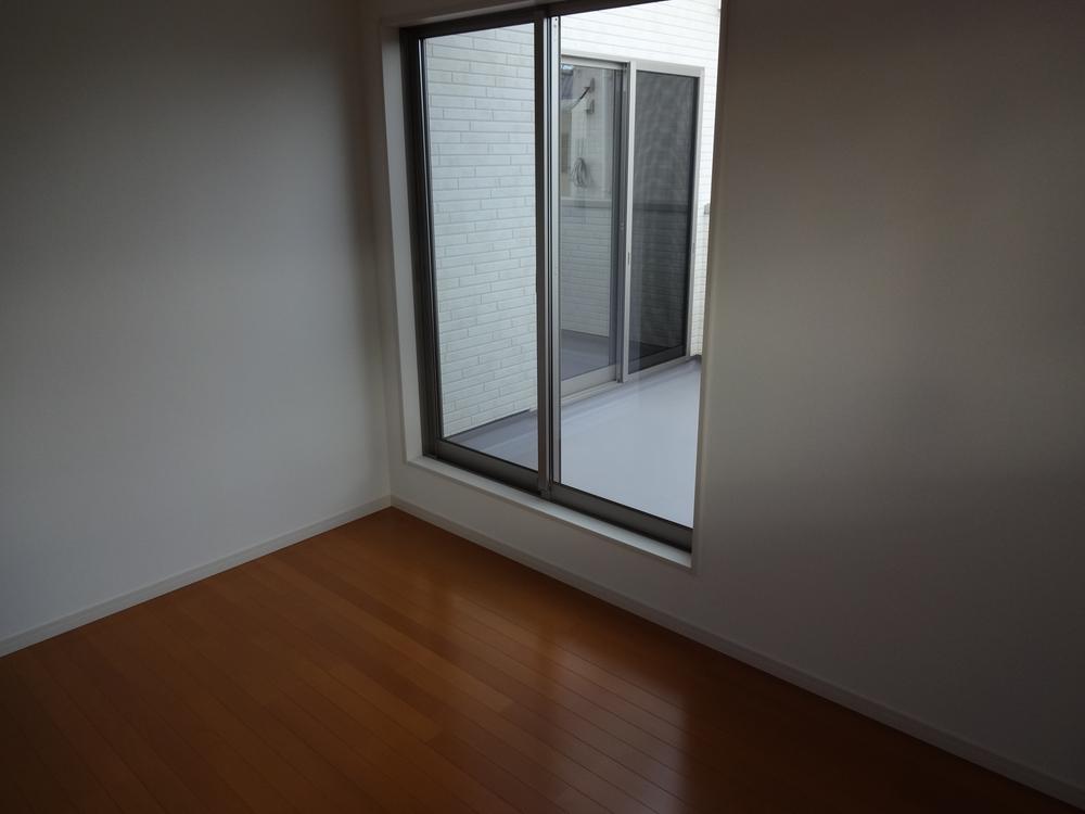 Non-living room. Indoor (12 May 2013) Shooting