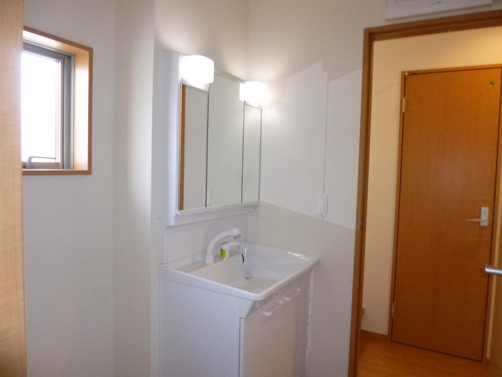 Wash basin, toilet. (December 2013) Shooting