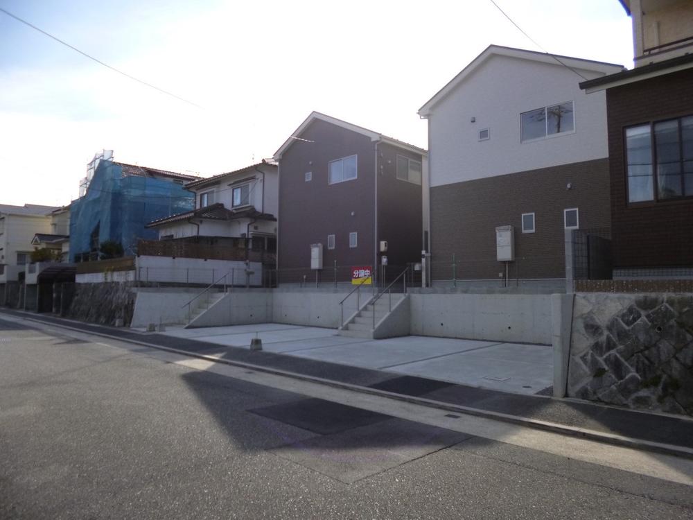 Local photos, including front road. Local (12 May 2013) Shooting