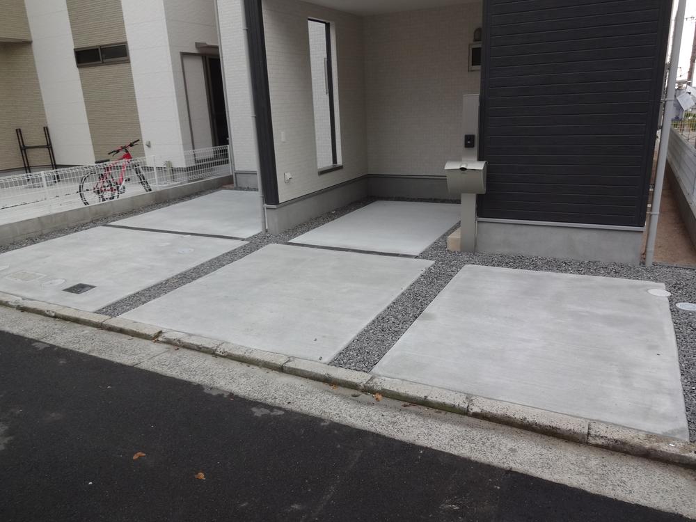 Parking lot. Local (11 May 2013) Shooting