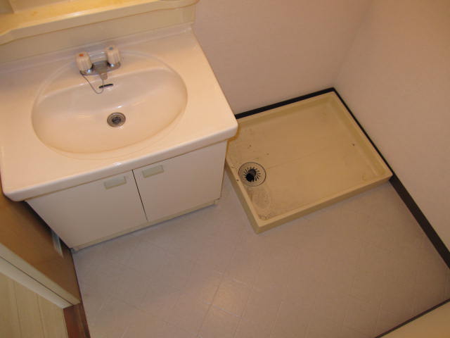 Washroom. ☆ It is clean water around.