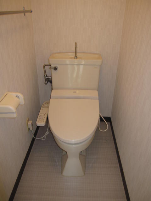 Toilet. ☆ It is popular with bidet.
