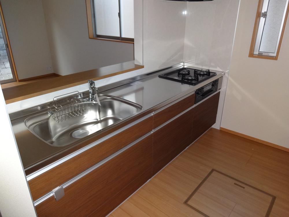 Kitchen. Indoor (11 May 2013) Shooting