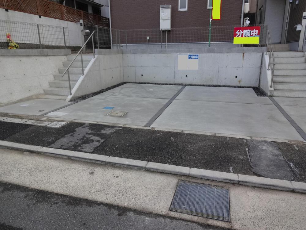 Parking lot. Local (11 May 2013) Shooting