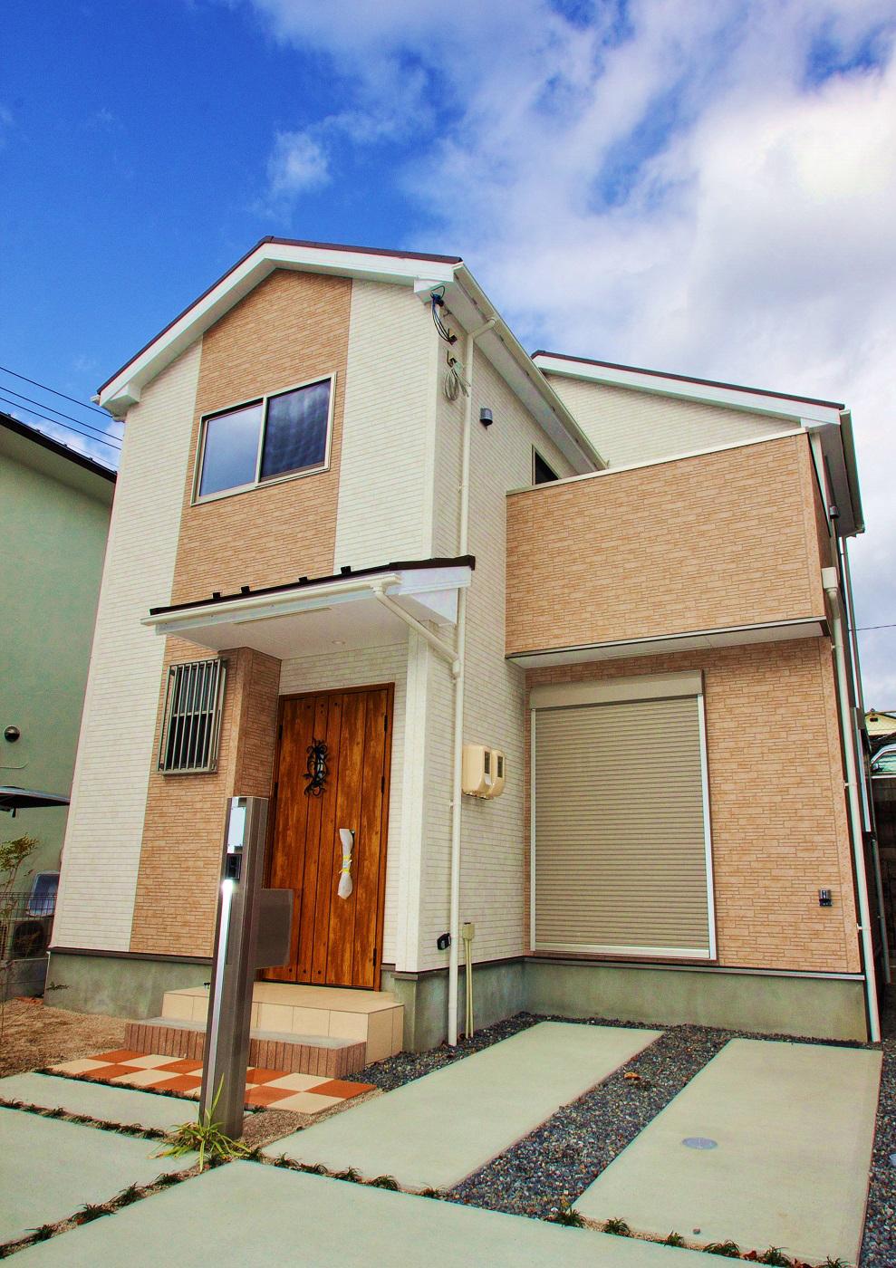 Local appearance photo. Local (11 May 2013) Shooting