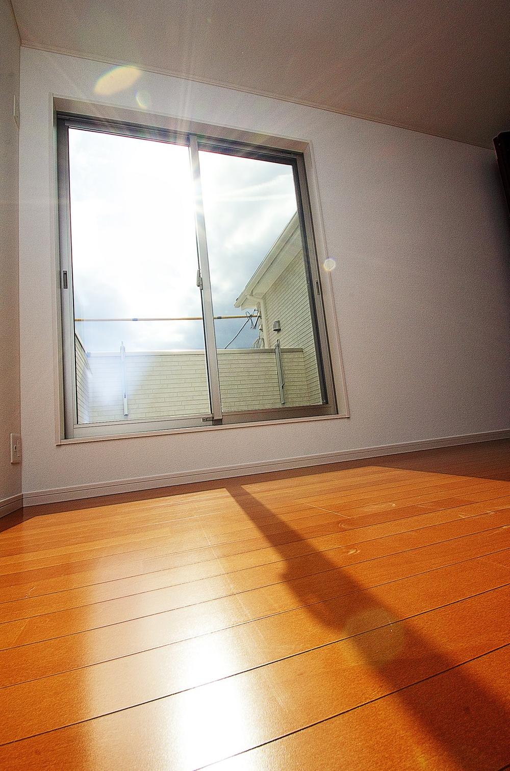 Non-living room. Indoor (11 May 2013) Shooting