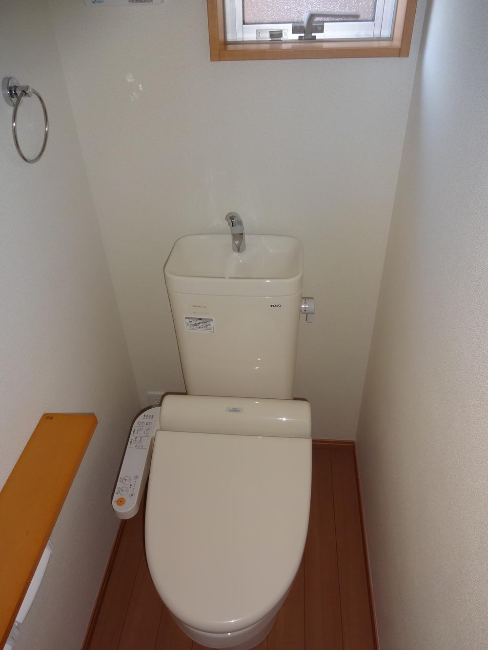 Toilet. Indoor (11 May 2013) Shooting