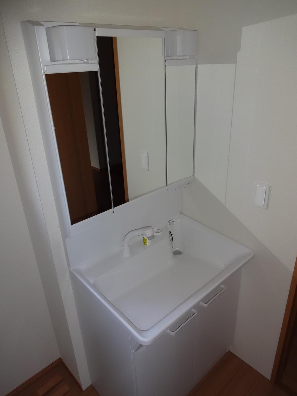 Wash basin, toilet. Indoor (11 May 2013) Shooting