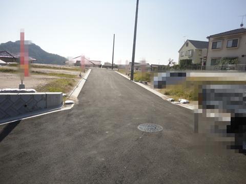 Local photos, including front road. October 29, shooting