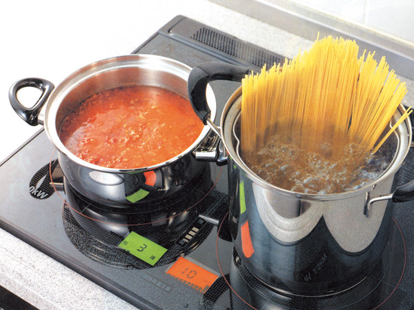 Kitchen.  [IH cooking heater] "IH cooking heater" is comfortable surface is easy to clean because it is flat. Also, Since there is no worry of extinction, Also safe cooking while using the fan near or open the window. (Less than, All amenities of the web is the same specification)