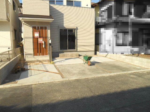 Local appearance photo. Local (11 May 2013) Shooting