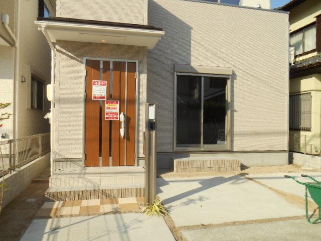 Local appearance photo. Local (11 May 2013) Shooting