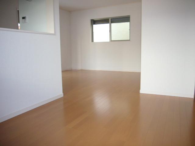 Same specifications photos (living). Same specifications