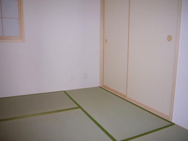 Same specifications photos (Other introspection). Same specifications