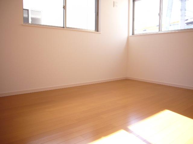 Same specifications photos (Other introspection). Same specifications