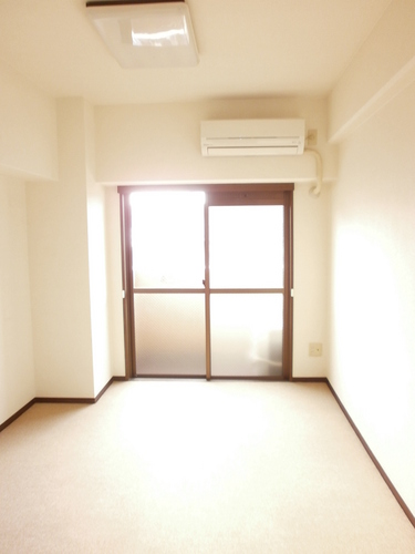Entrance. Western style room
