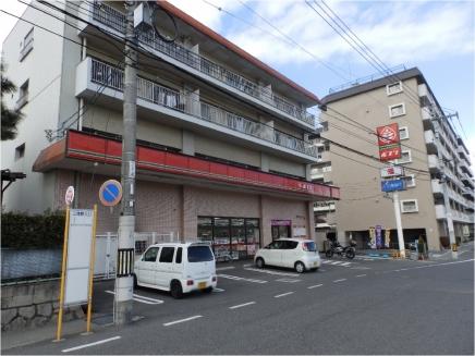 Convenience store. 322m to poplar Mitakihon the town shop