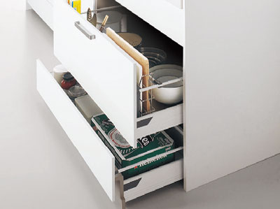 Kitchen.  [Slide type unit] Under the sink housed, Take a width greater, Bowl or colander, It can be stored cookware to take place, such as cutting board.