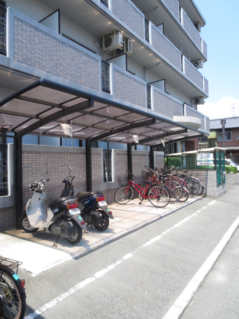 Other common areas. Is parking area not widely! ?! ?