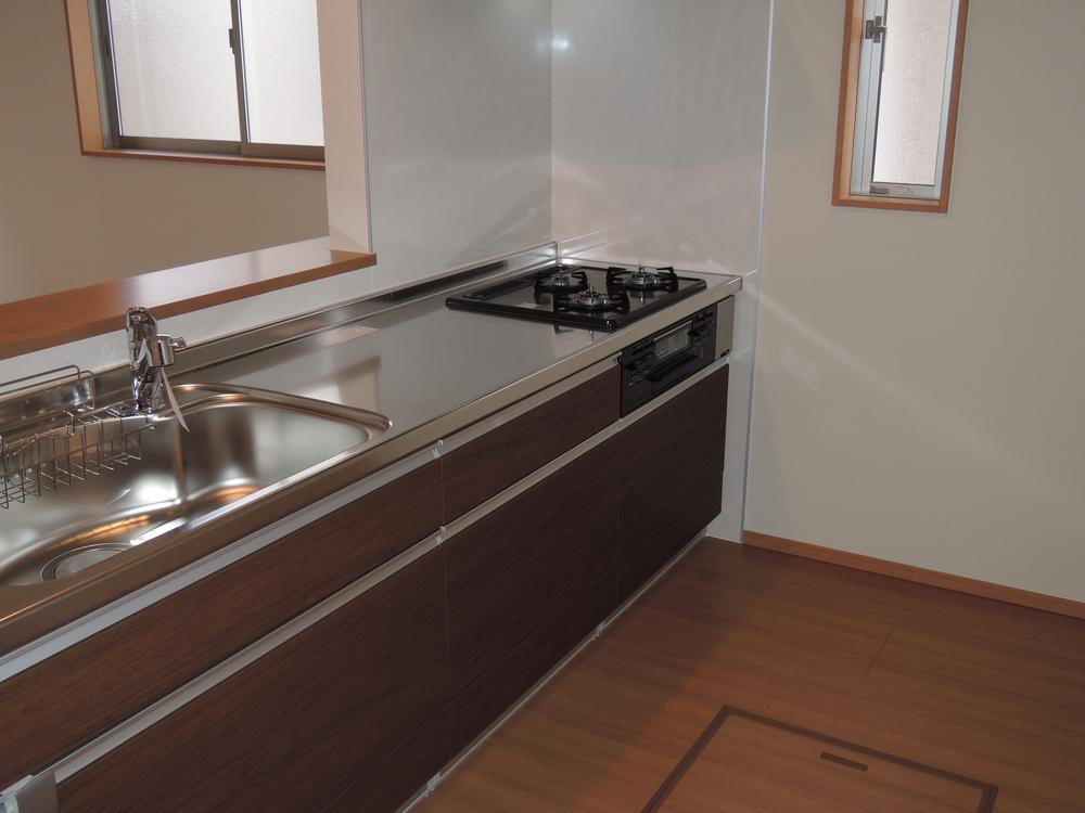 Kitchen. Indoor (11 May 2013) Shooting