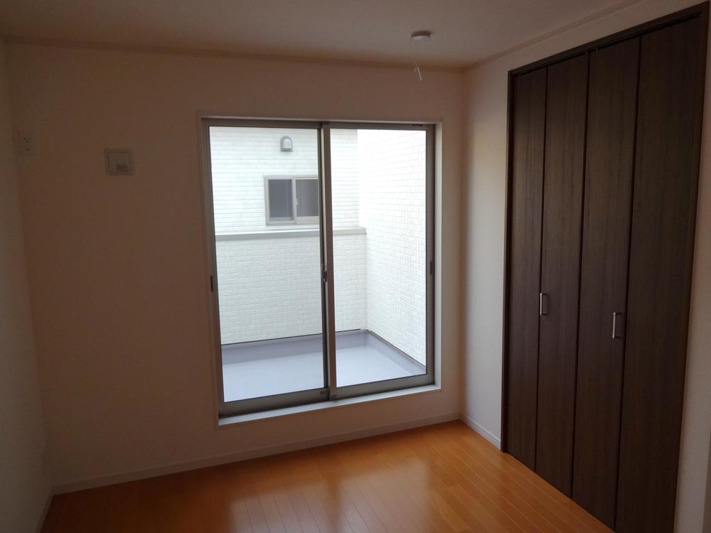 Non-living room. Indoor (12 May 2013) Shooting