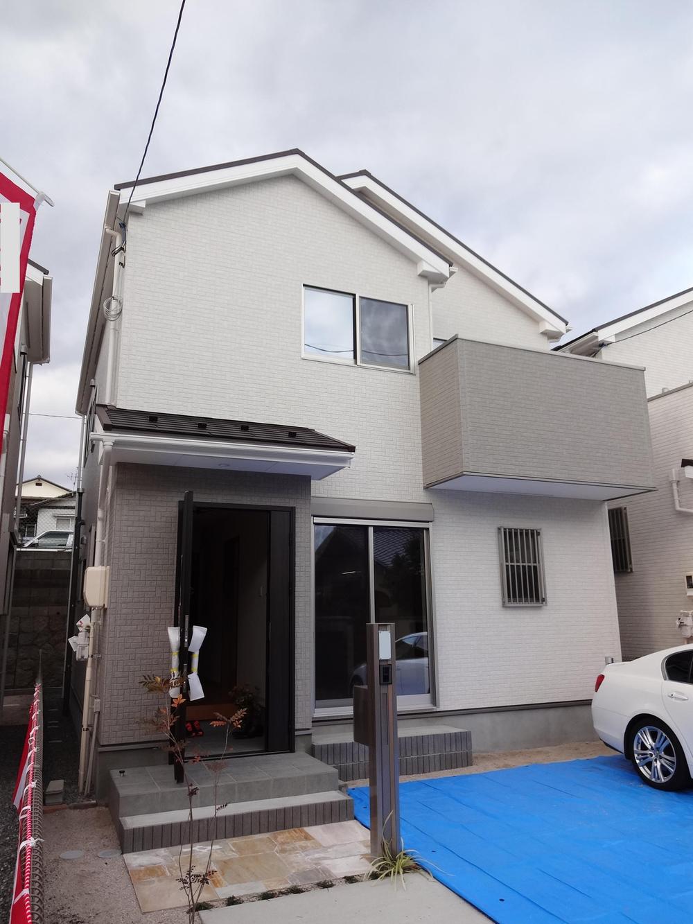 Local appearance photo. Local (12 May 2013) Shooting