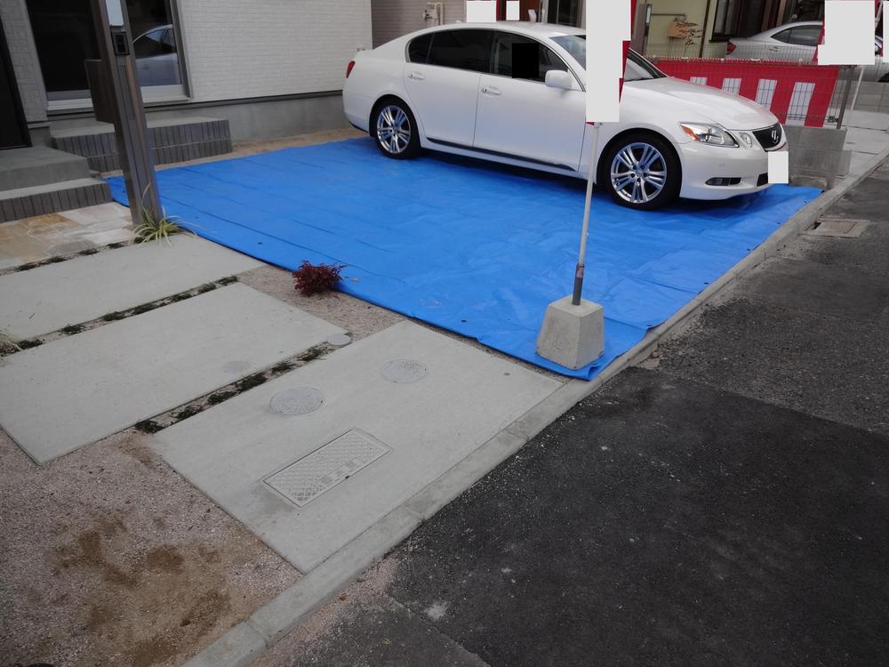 Parking lot. Local (12 May 2013) Shooting