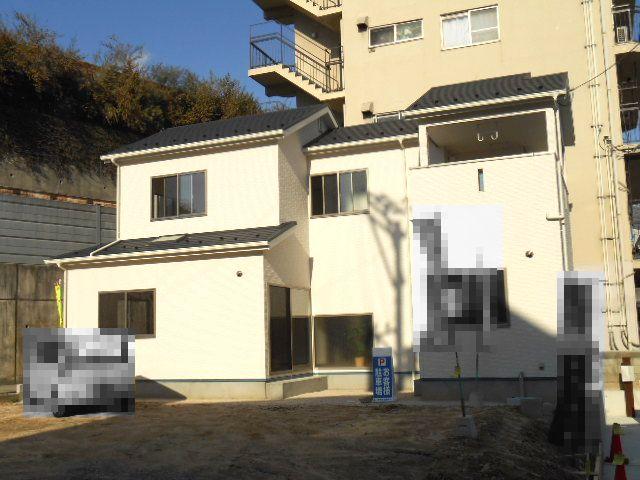 Local appearance photo. Local (12 May 2013) Shooting