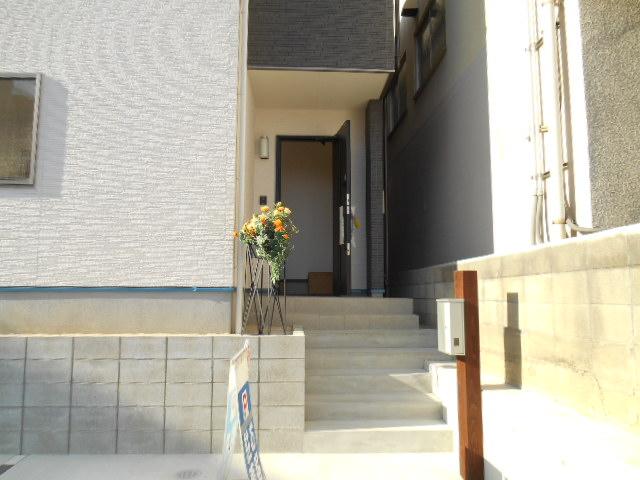 Local appearance photo. Local (12 May 2013) Shooting