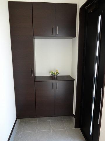 Receipt. Shoes cloak of entrance housed large capacity