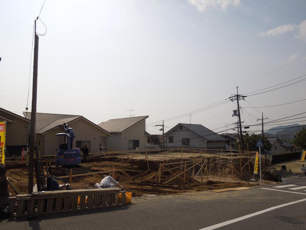 Local photos, including front road. Local (10 May 2013) Shooting