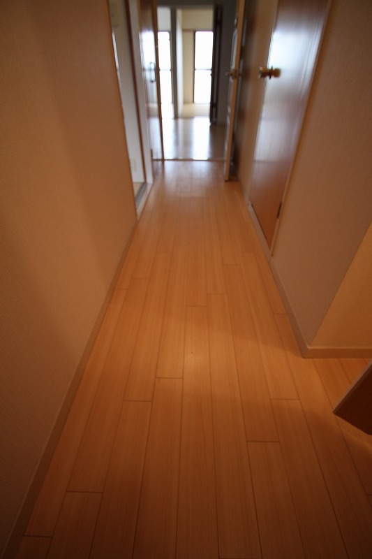 Other room space. Corridor