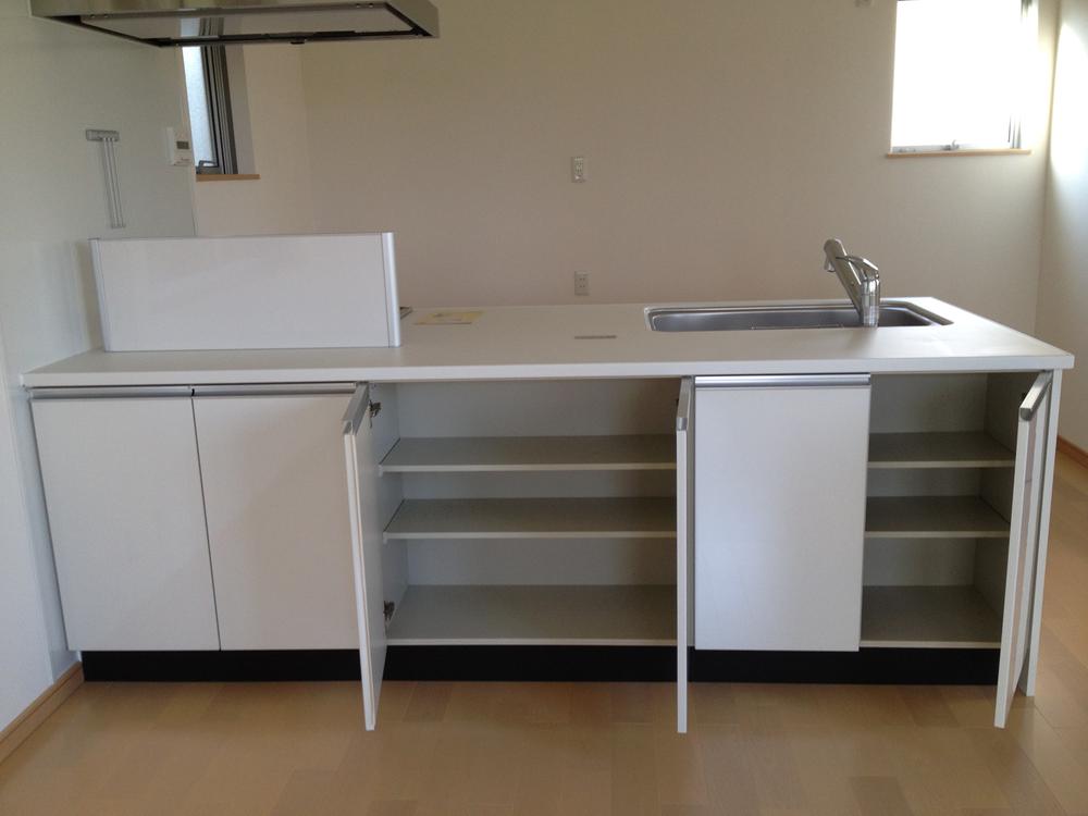 Kitchen. Bespoke production! Pretty neat on both door kitchen large capacity storage